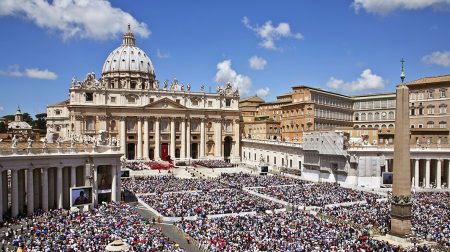 Citta' del Vaticano, 19-05-2013.
La Santa Messa di Pentecoste nella giornata dei movimenti religiosi.